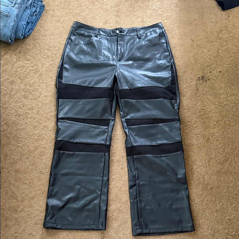 Fashion Nova Black and Gray Wide Leg Pants